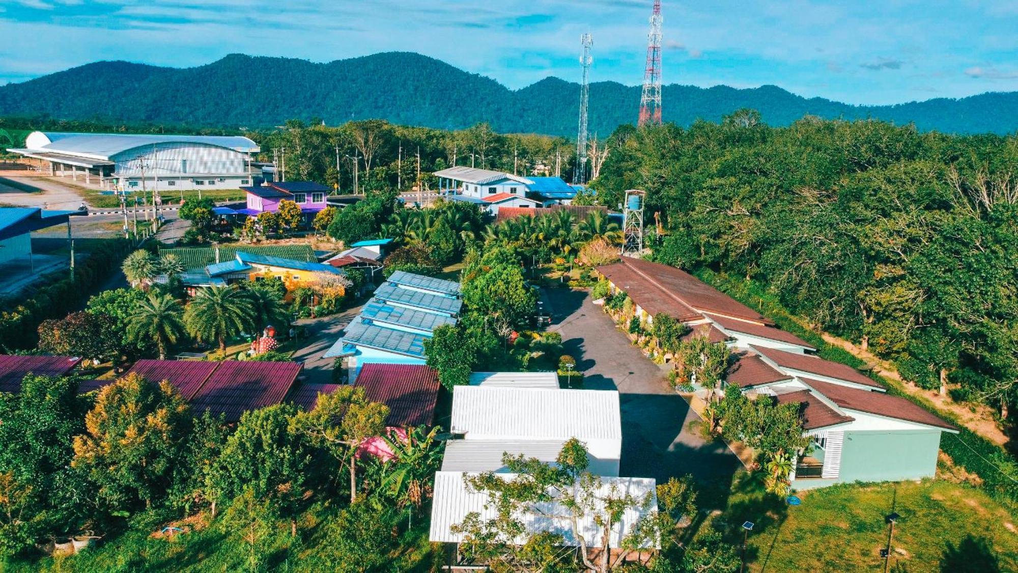 Hotel Baan Suan Mee Tang à Chanthaburi Extérieur photo